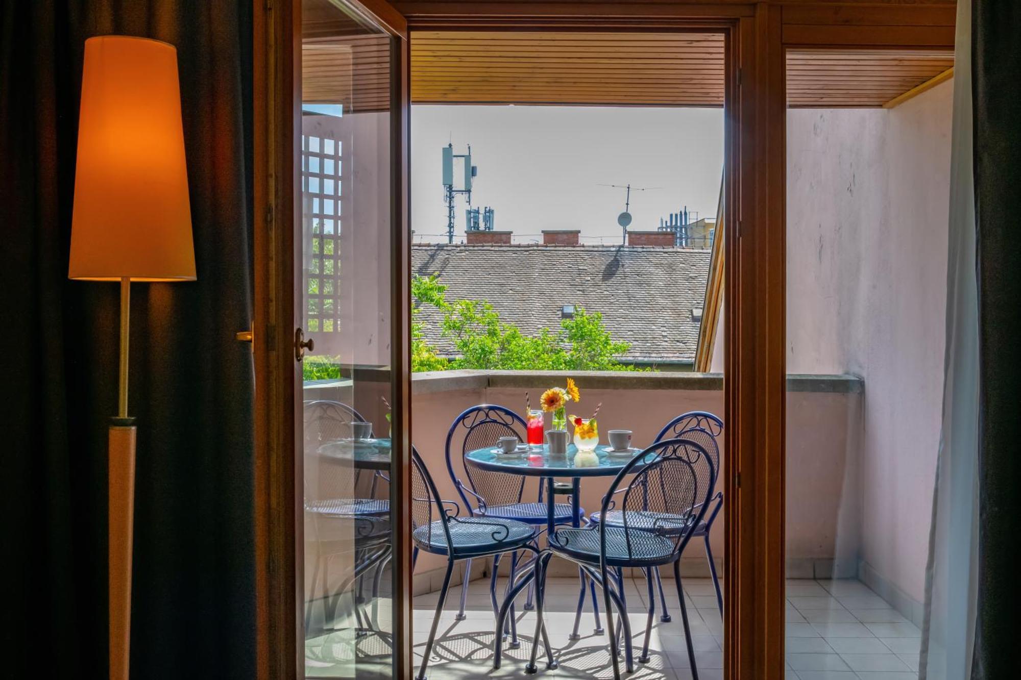 Corvin Hotel Budapest - Sissi-Flügel Exterior foto
